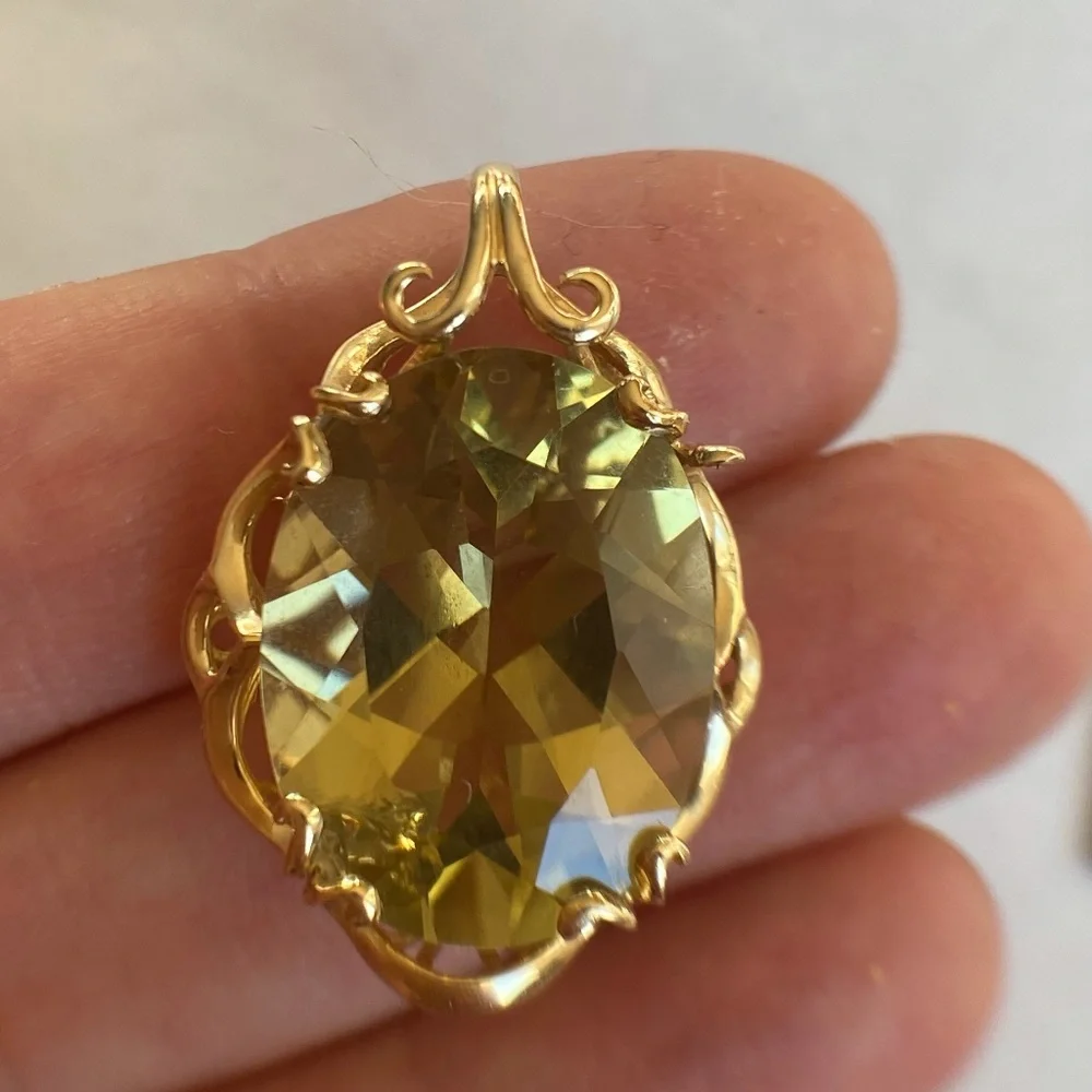14 Carats Limon Quartz Scroll Frame Oval Pendant - SOLID 14K Yellow Gold